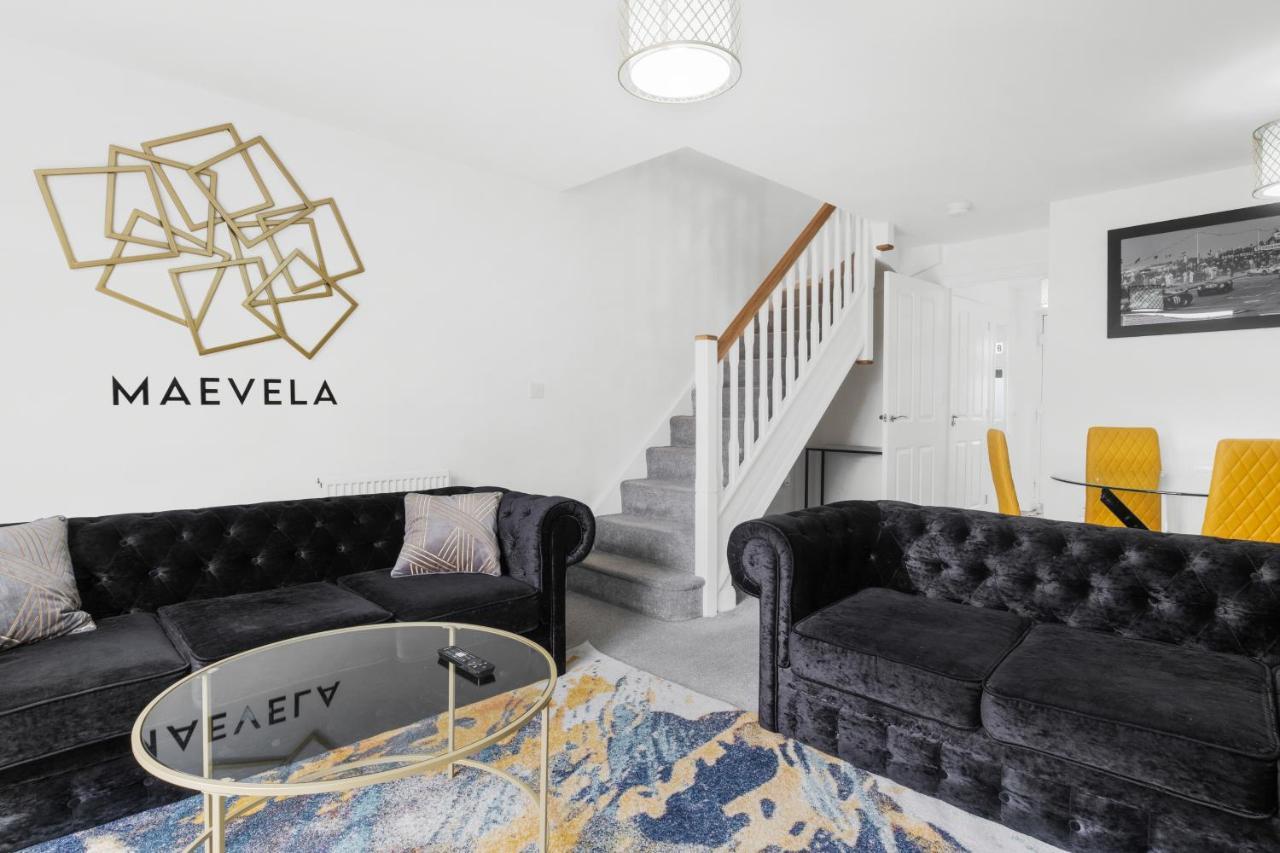 Luxury 2 Bed House City Centre ✘ Bbq & Garden ☆ Family Friendly→ Swingball & Outdoor Furniture - Free Parking → With 50 Inch Smart Tv, Free Netflix & Wifi ✘ Comfy Seating Area - By Maevela Birmingham Buitenkant foto