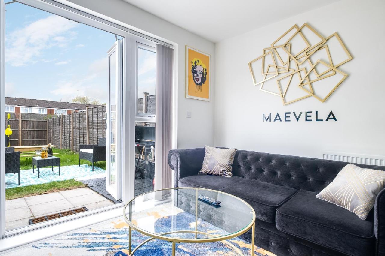 Luxury 2 Bed House City Centre ✘ Bbq & Garden ☆ Family Friendly→ Swingball & Outdoor Furniture - Free Parking → With 50 Inch Smart Tv, Free Netflix & Wifi ✘ Comfy Seating Area - By Maevela Birmingham Buitenkant foto