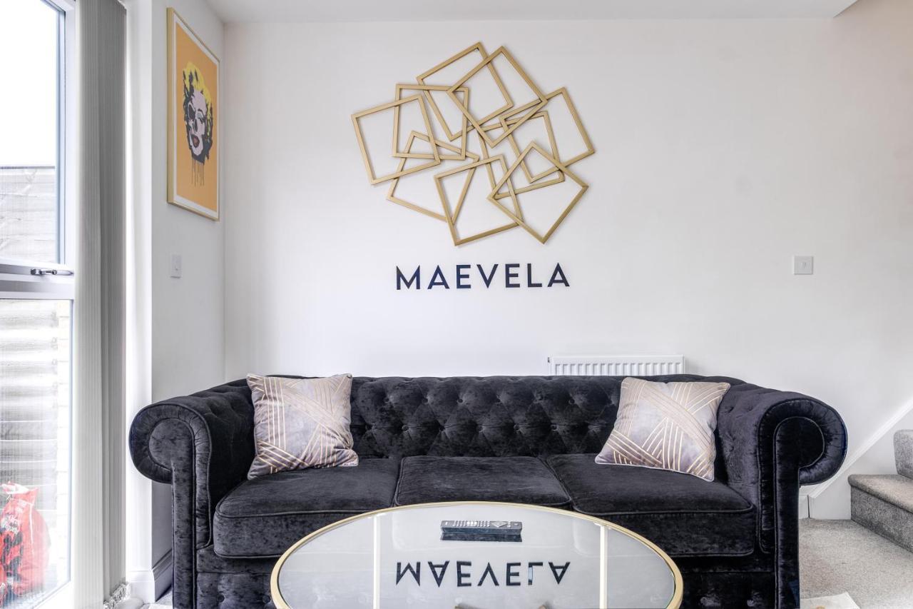 Luxury 2 Bed House City Centre ✘ Bbq & Garden ☆ Family Friendly→ Swingball & Outdoor Furniture - Free Parking → With 50 Inch Smart Tv, Free Netflix & Wifi ✘ Comfy Seating Area - By Maevela Birmingham Buitenkant foto